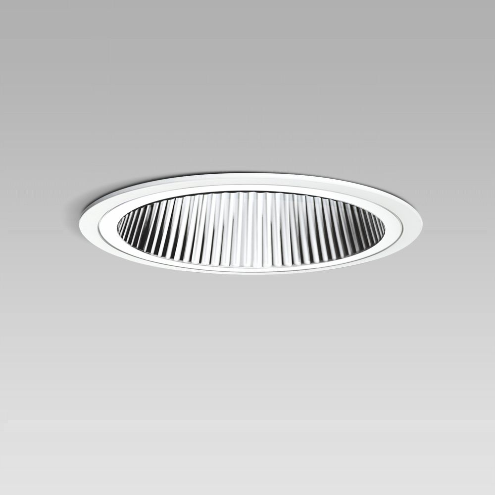 Apparecchio da incasso a soffitto per l'illuminazione di interni, dal design elegante e dalla minima profondità di incasso, con riflettore metallizzato