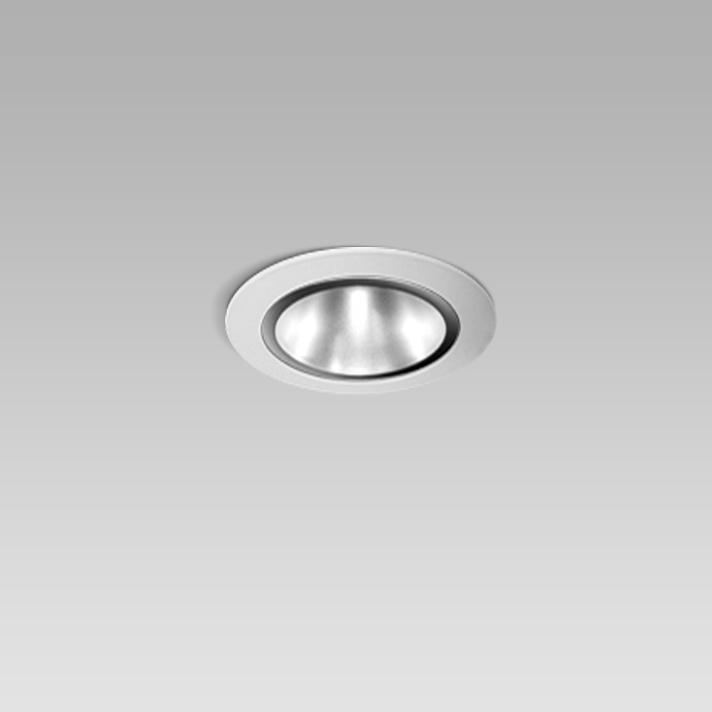 Apparecchio da incasso a soffitto compatto ed elegante per l'illuminazione di interni, con ottica metallizzata